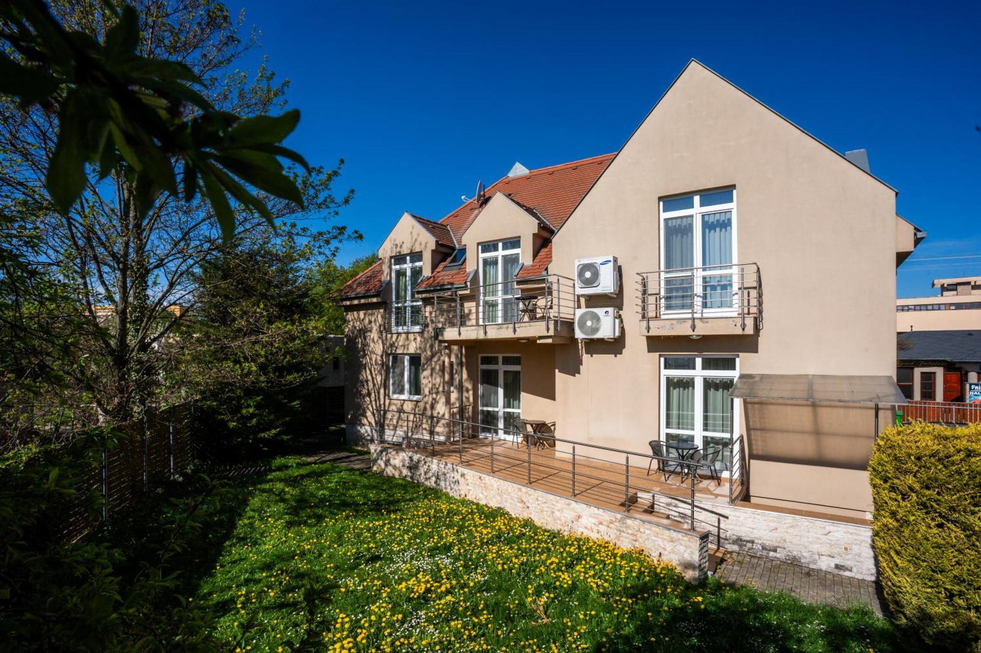 Mosonmagyaróvár B&B Lajta Park מראה חיצוני תמונה